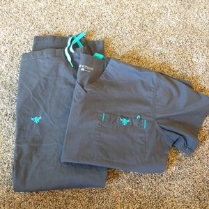 Med Couture scrub set